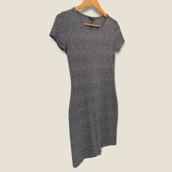 Hema Bodycon Knee Length Dress - Picture 2 of 7